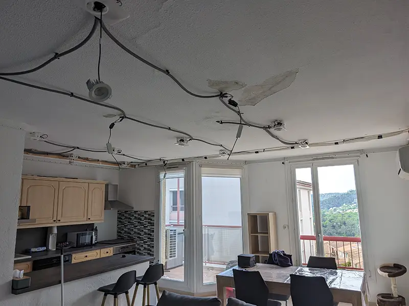 Réalisation plafond tendu P2M Carros avant renovation